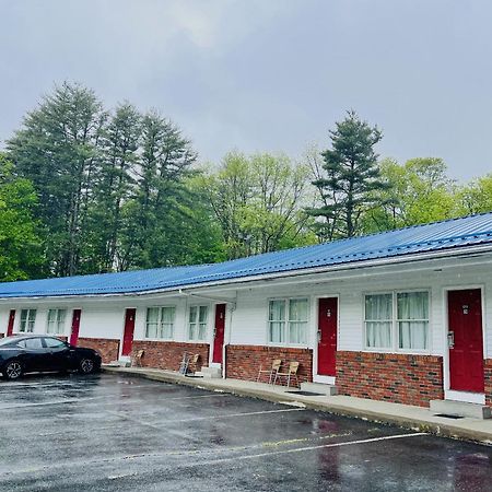 Economy Lodge 682 Main St סטרברידג' מראה חיצוני תמונה