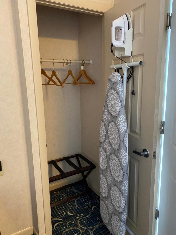 Economy Lodge 682 Main St סטרברידג' מראה חיצוני תמונה