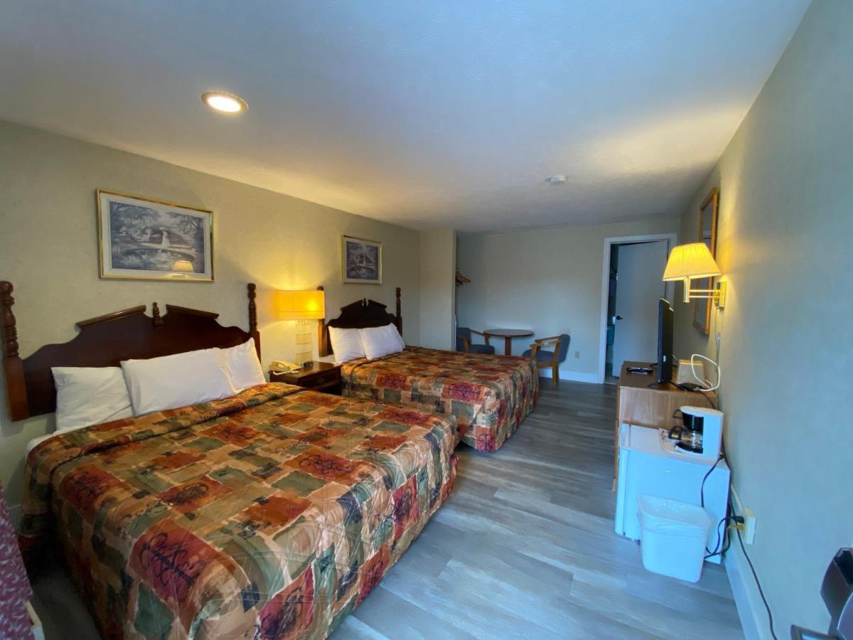 Economy Lodge 682 Main St סטרברידג' מראה חיצוני תמונה