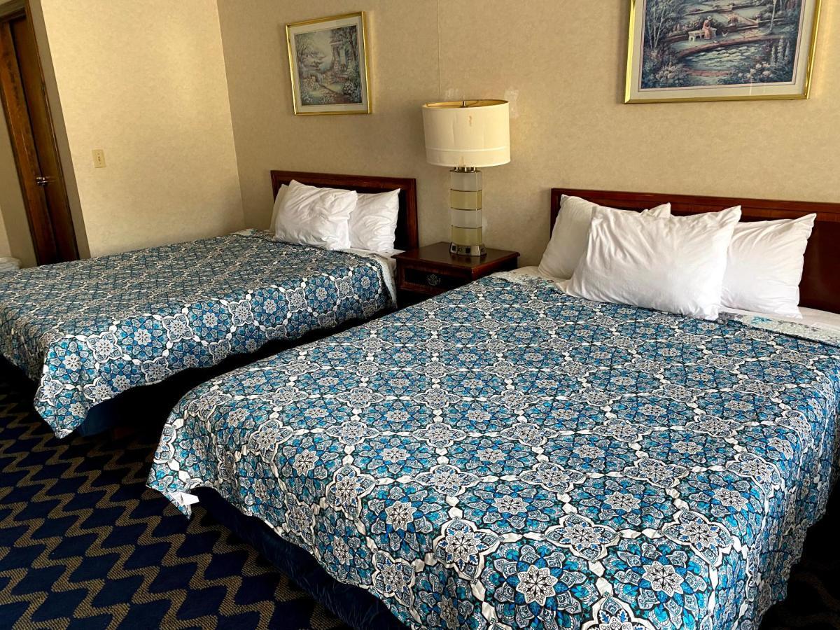 Economy Lodge 682 Main St סטרברידג' מראה חיצוני תמונה