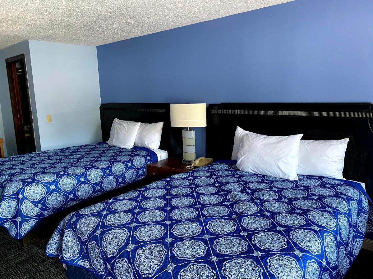 Economy Lodge 682 Main St סטרברידג' מראה חיצוני תמונה